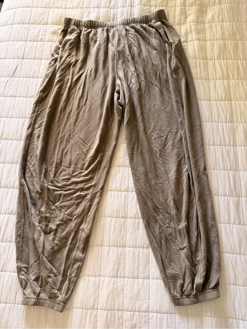 lululemon athletica Women's Sweatpants โ Taupe soft cotton stretchy size 8